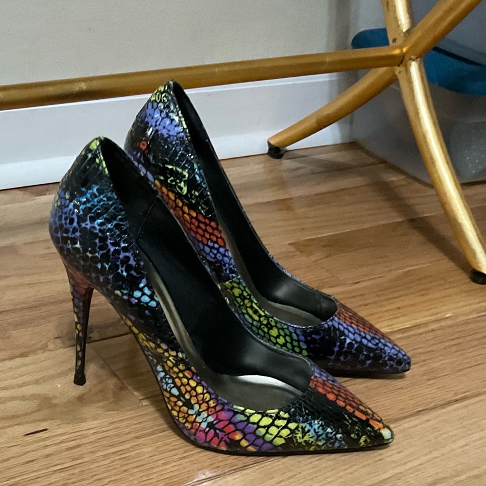LFL, size 8, multicolored